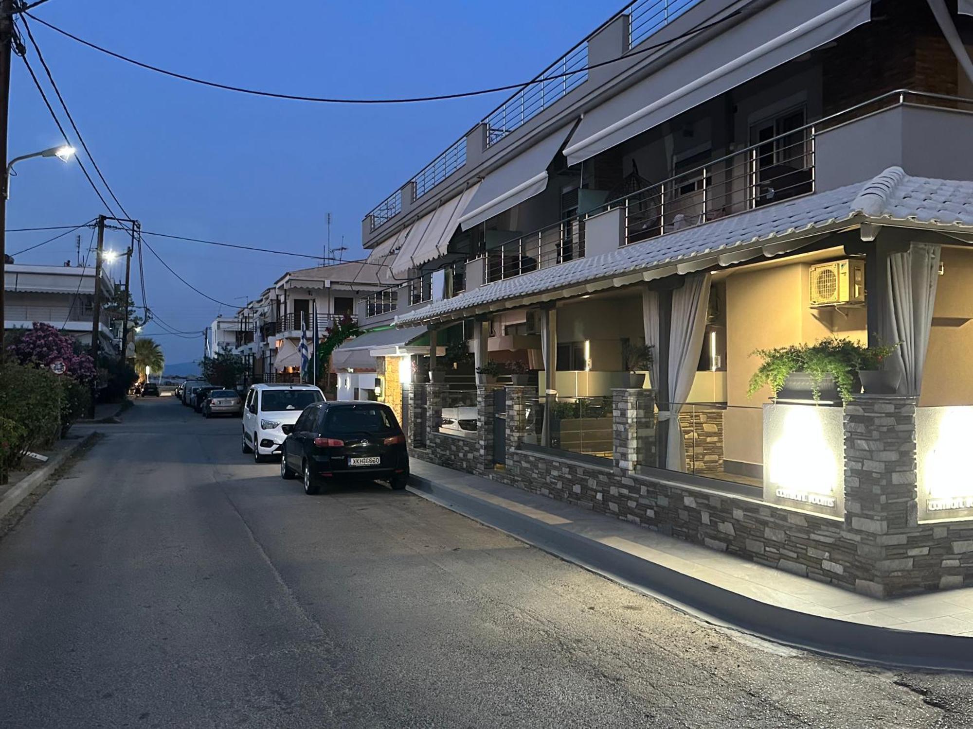 Avra Comfort Rooms - Family Nea Poteidaia Bagian luar foto