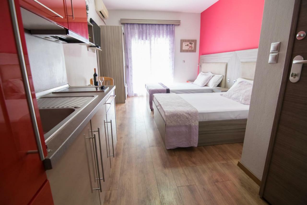 Avra Comfort Rooms - Family Nea Poteidaia Bagian luar foto