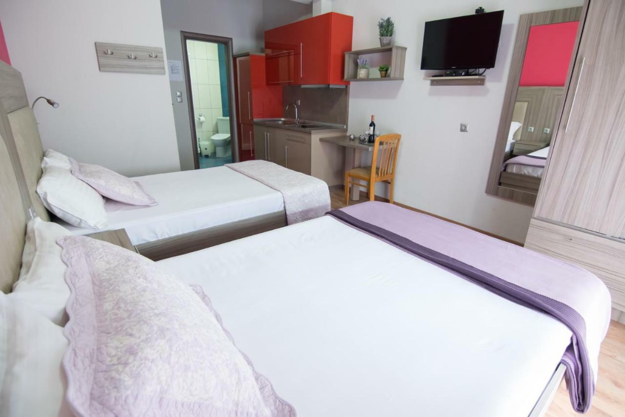 Avra Comfort Rooms - Family Nea Poteidaia Bagian luar foto