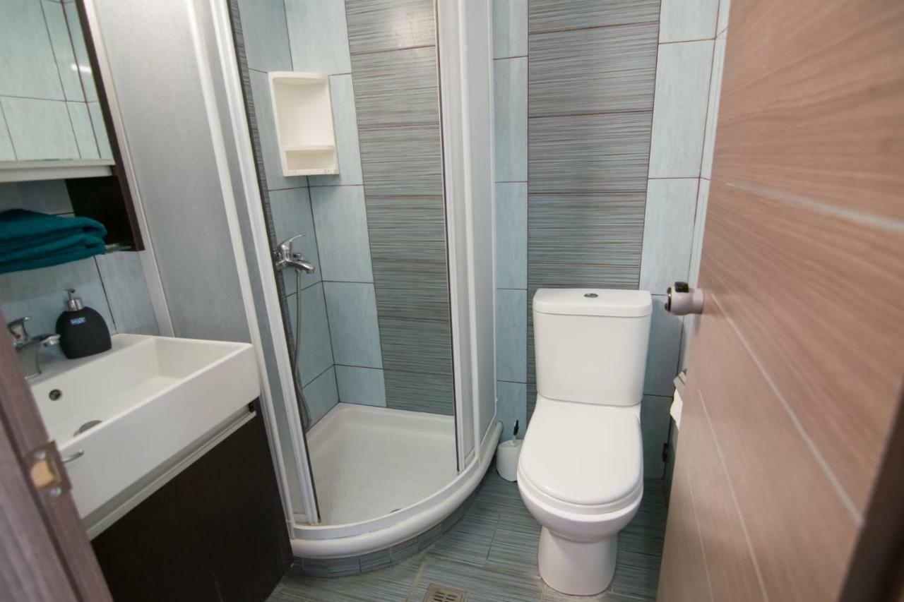 Avra Comfort Rooms - Family Nea Poteidaia Bagian luar foto