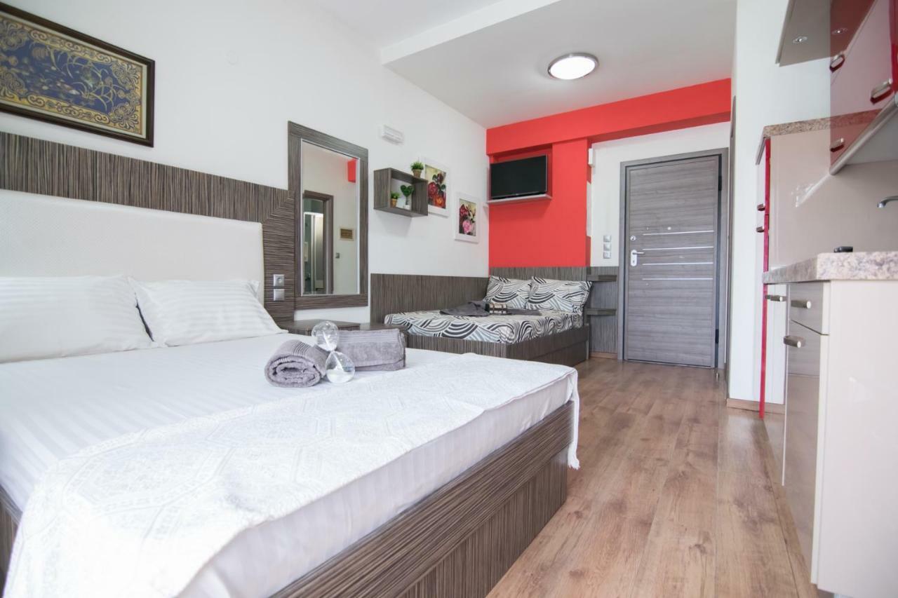 Avra Comfort Rooms - Family Nea Poteidaia Bagian luar foto