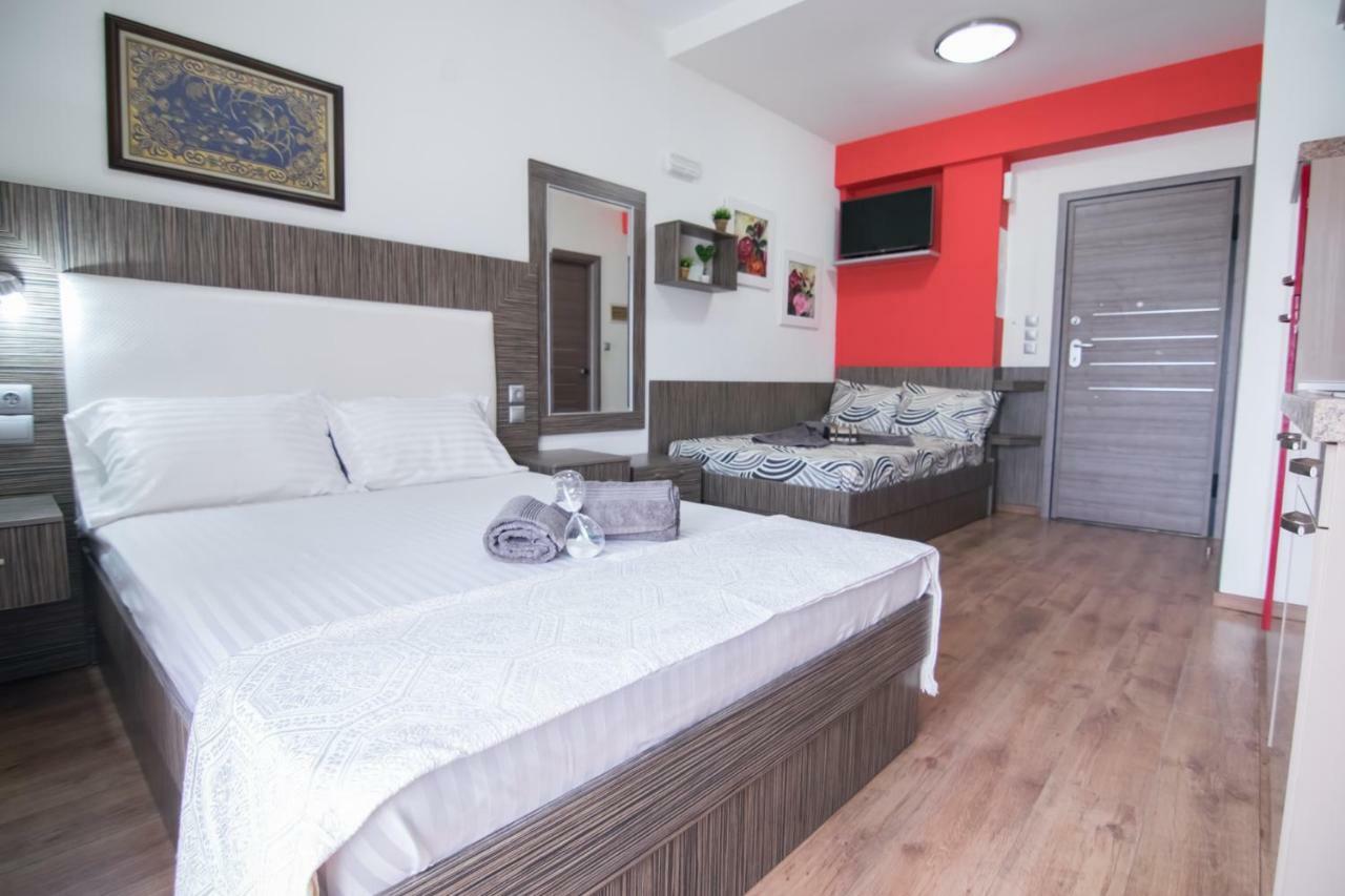 Avra Comfort Rooms - Family Nea Poteidaia Bagian luar foto
